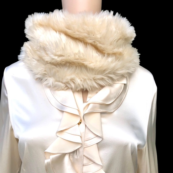 Cream faux fur and silver sequin neck warmer NWT - Picture 10 of 13